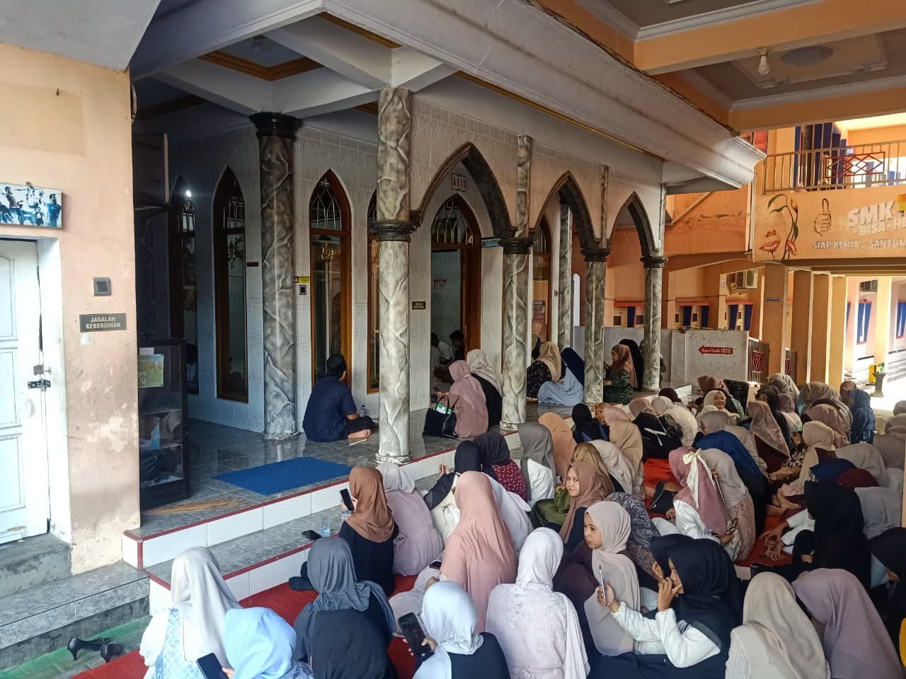 Kegiatan Khotmil Qur'an dan Istighatsah SMKPRO