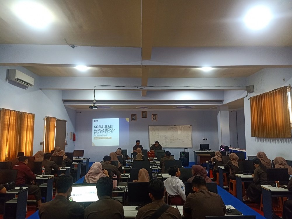 Rapat Sosialisasi Agenda Sekolah dan PSAS Kelas X & XI Bersama Bapak/Ibu Guru